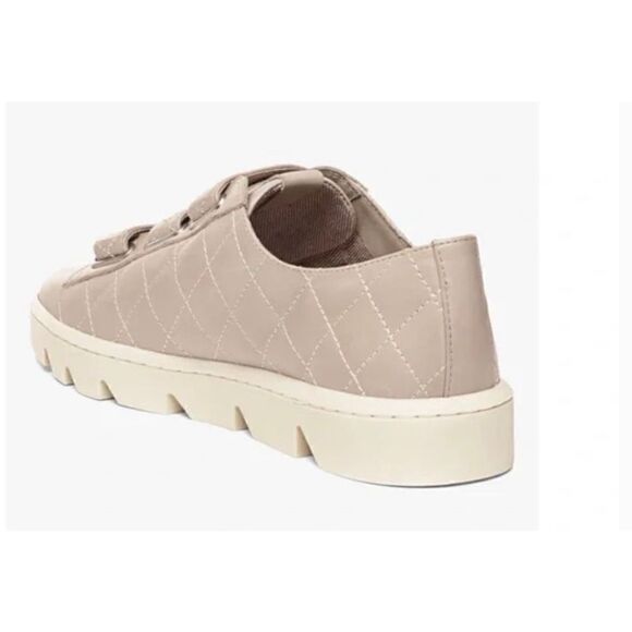Bernardo Dillan Quilted Sneaker in Clay NWOB Size 9M - Picture 3 of 10